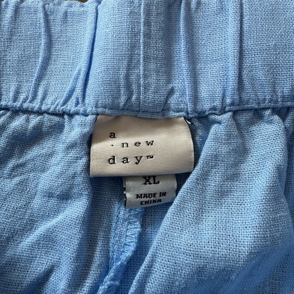 A New Day High Waist Blue Linen Blend Women's Shorts Size XL - Picture 2 of 4
